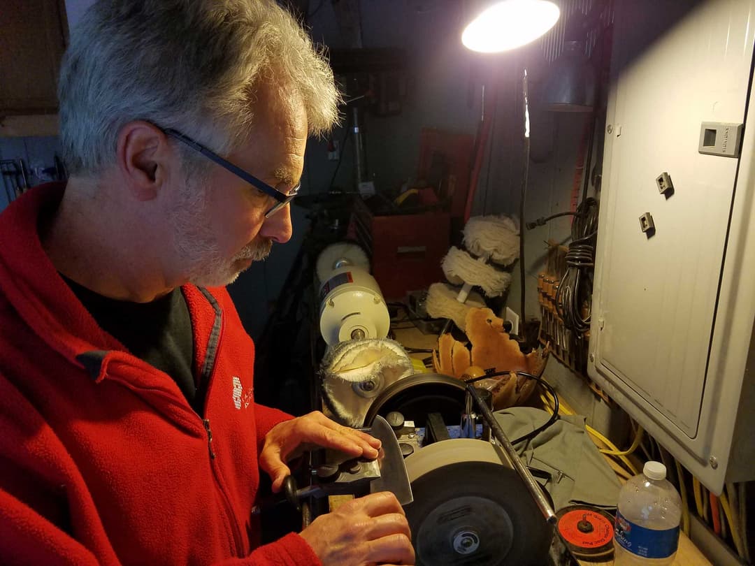 Professional knife sharpening service